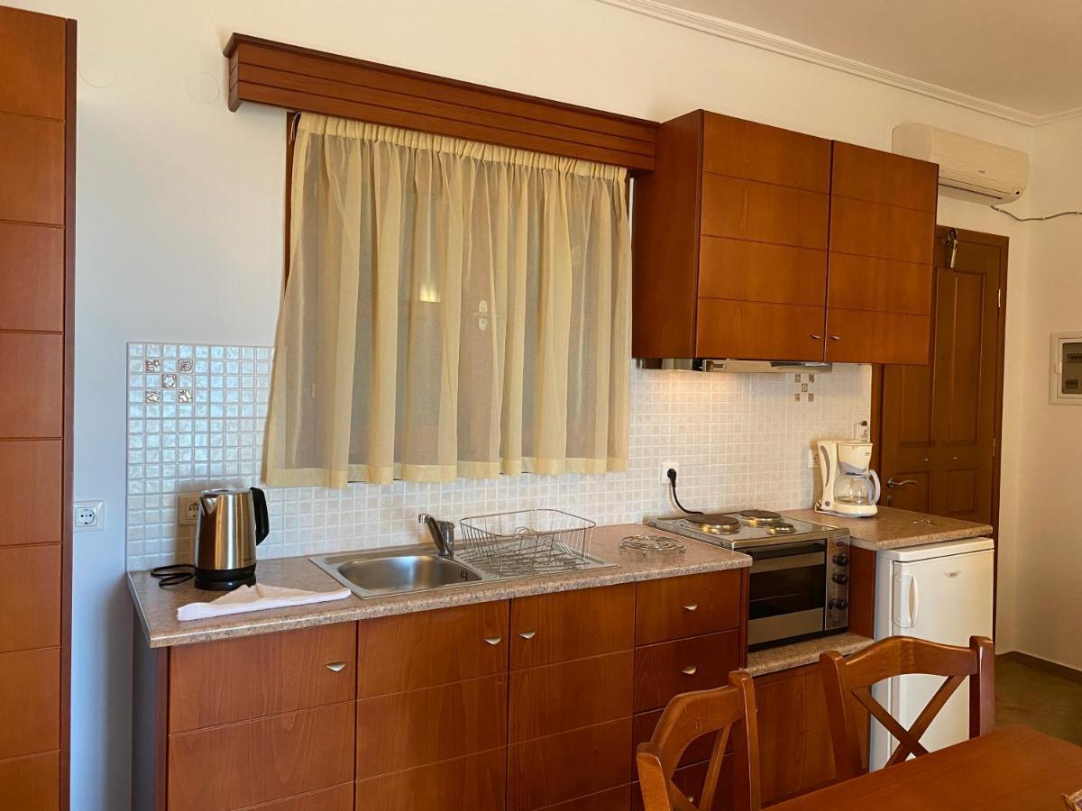 Thalina Hotel Marathókampos エクステリア 写真