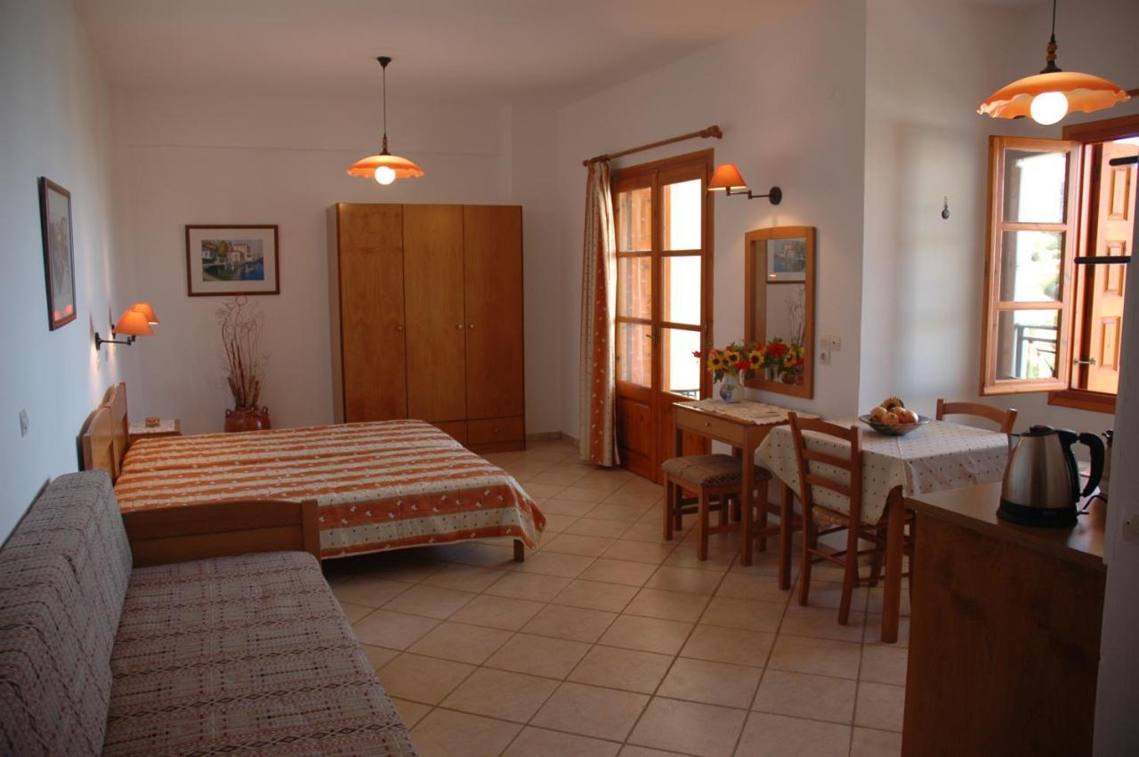 Thalina Hotel Marathókampos エクステリア 写真
