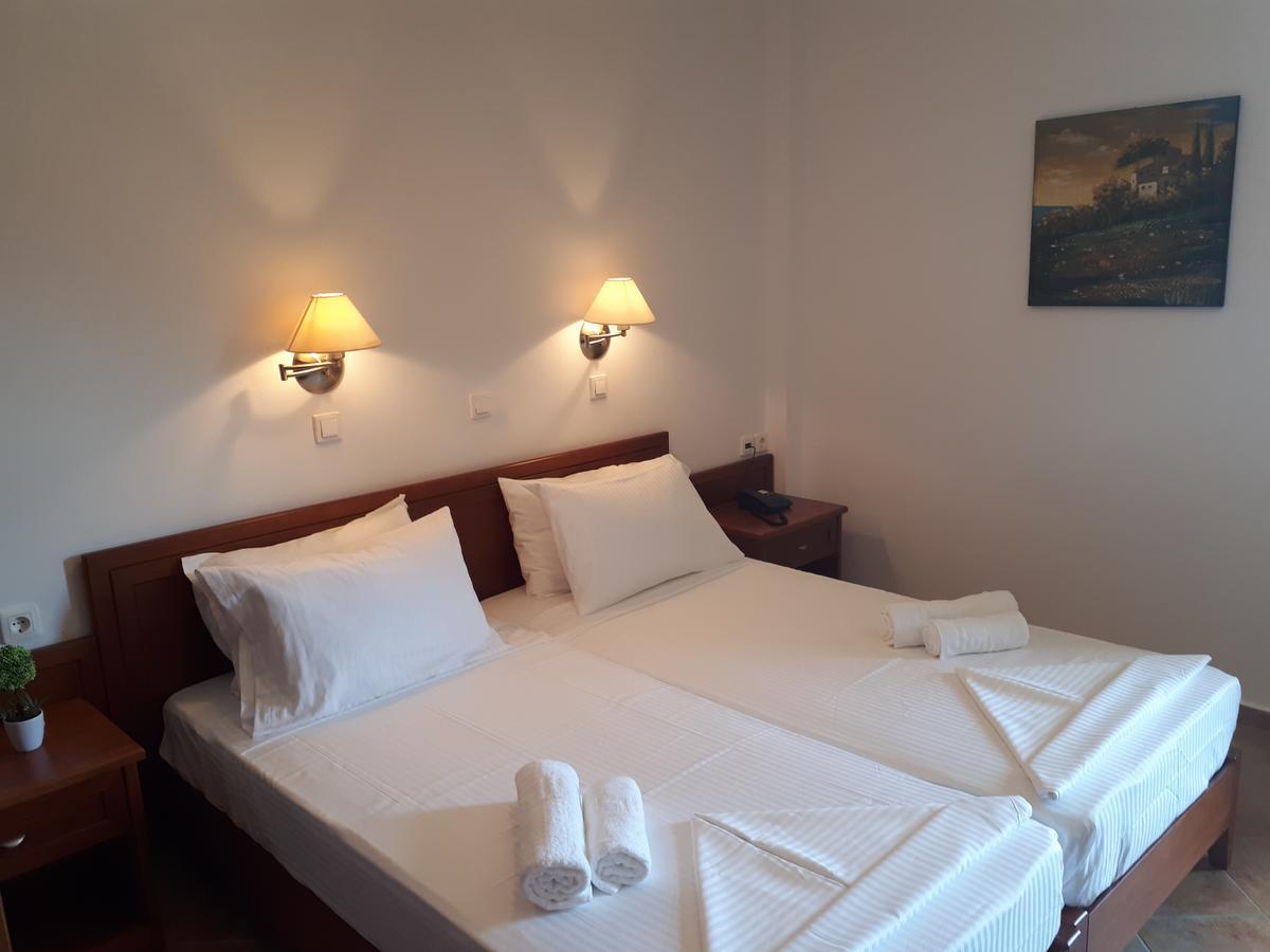 Thalina Hotel Marathókampos エクステリア 写真